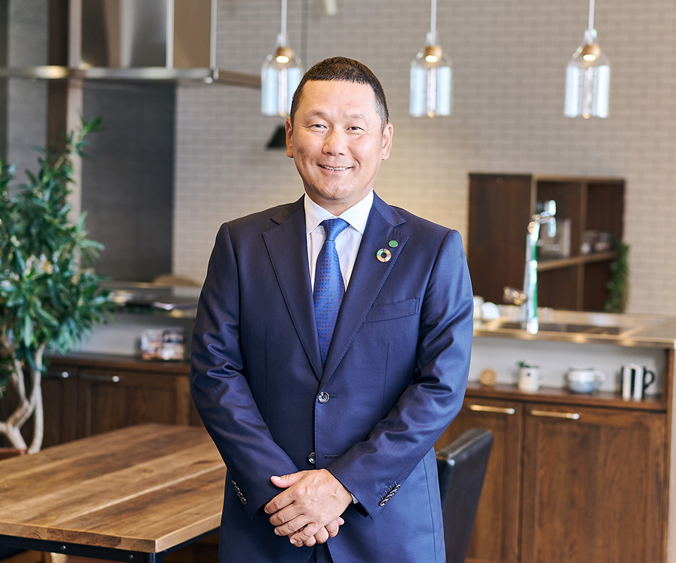 代表取締役会長 / 最高経営責任者 蜘手 健介