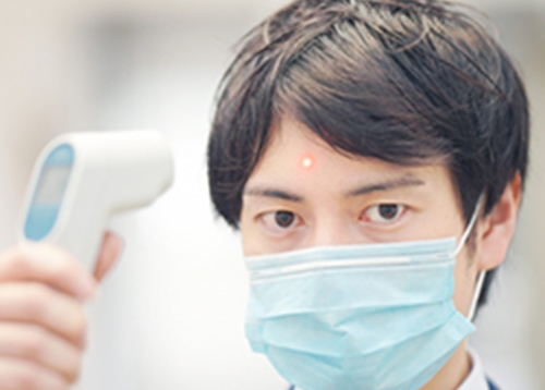 従業員の毎日の検温と行動管理
