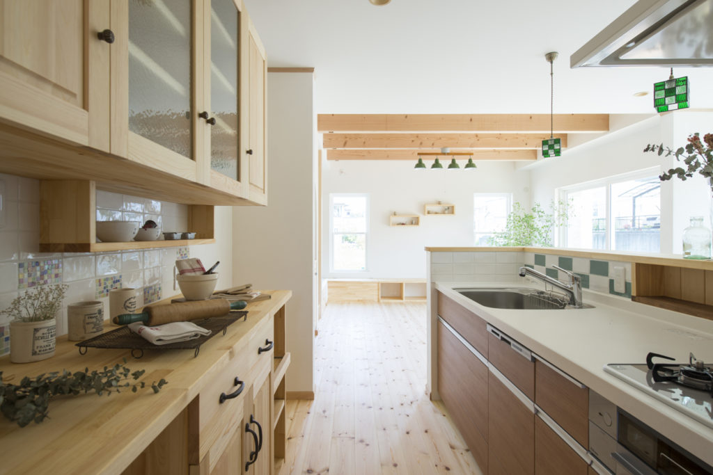 後悔しない背面収納 プロが選ぶおしゃれな事例とアイデアまとめ Robin 住まいのコラム 後悔しない背面収納 プロが選ぶおしゃれな事例とアイデアまとめ Robin 住まいのコラム