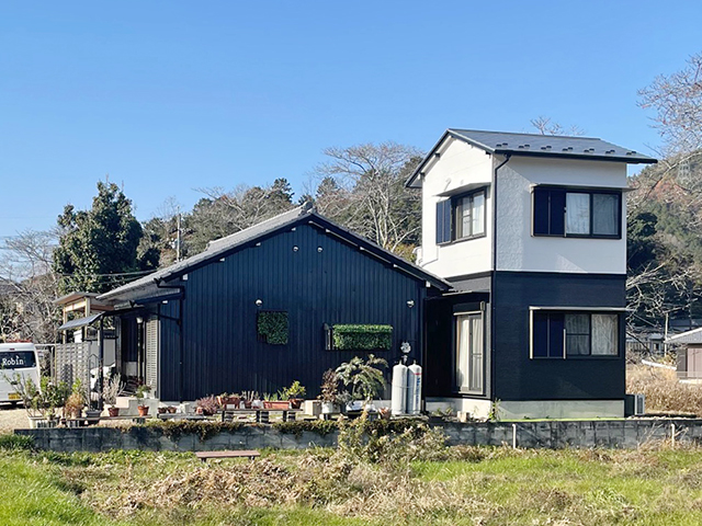 母屋も離れも塗装でピカピカに！庇も新設｜岐阜県山県市