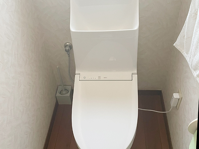 汚れが落ちなくなってきたトイレを入替｜TOTO ZR2｜岐阜県羽島市