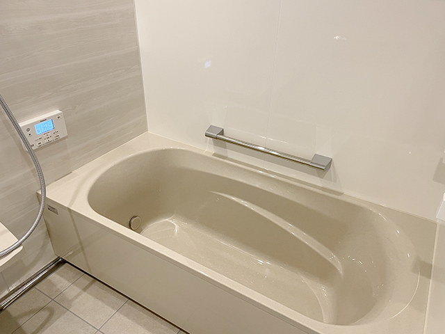 寒いお風呂＆脱衣所、暖房器具と内窓も設置で暖かく｜岐阜県安八郡