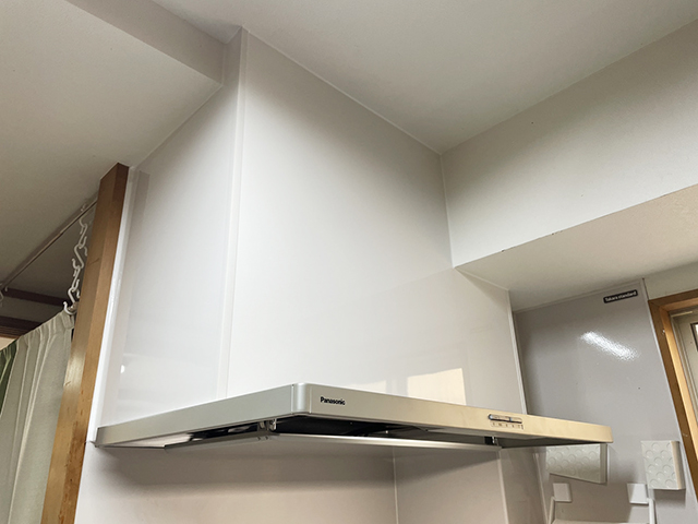 既製品の幕板が設置できないレンジフ―ドを交換｜岐阜県高山市