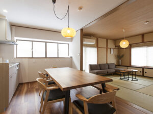 岐阜県高山市　リノベ　リフォーム　ゲストハウス　中古物件