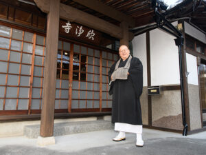 欣浄寺様　リフォーム　外構　エクステリア　庭石　駐車場　ロビン