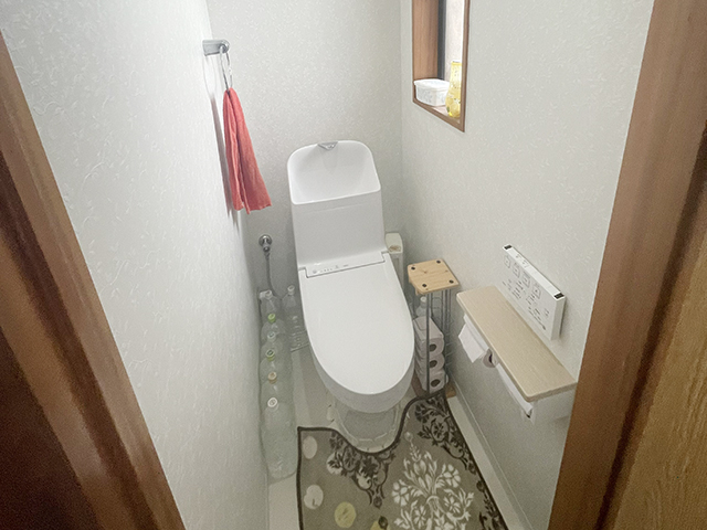小便器と収納棚を撤去！手すり新設＆トイレ交換で広々安心な空間へ｜岐阜県各務原市